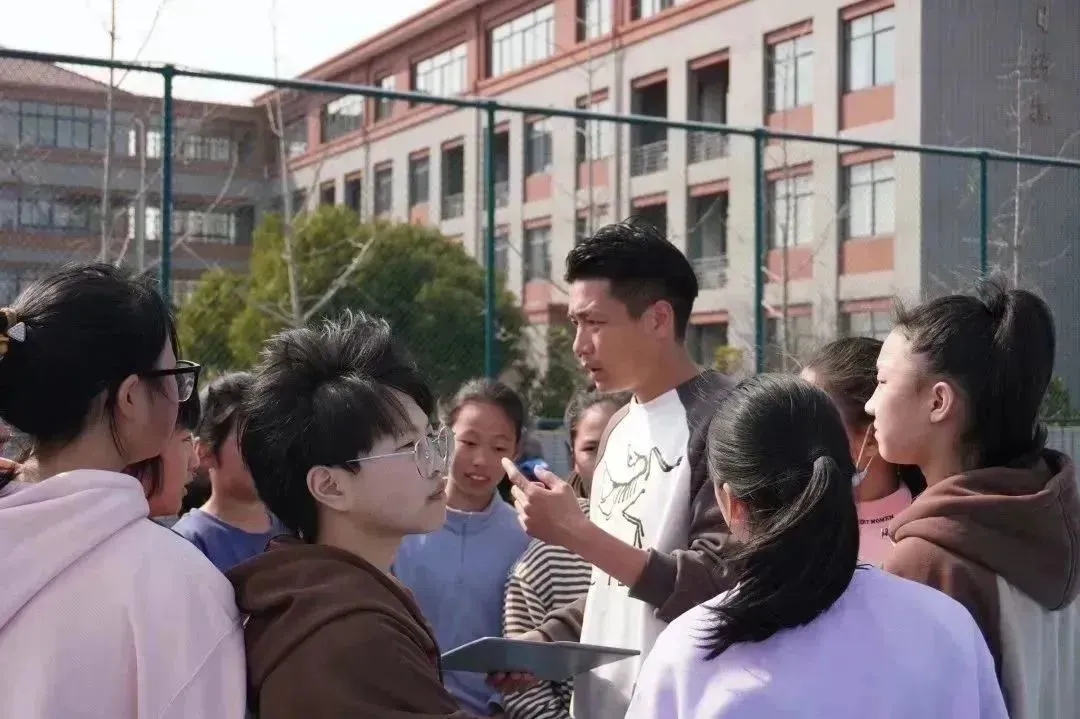 刻苦训练篮球时如何避免受伤的建议_1